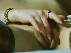 Французские блондинки и брюнетки занимаются групповым сексом