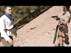 Сиськастая девушка в чёрных сапогах Peta Jensen ебётся с парнем