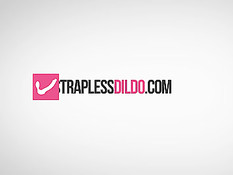 Брюнеточка в колготках оттрахала безременным страпоном Maria Pie