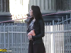 Познакомился на улице с питерской девушкой и отодрал у неё дома