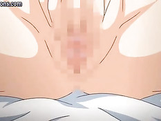 Аниме девка в очках насаживается бритой писькой на большой член