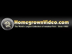 Девчонка в маске аквалангиста дрочит и получает сперму на лицо