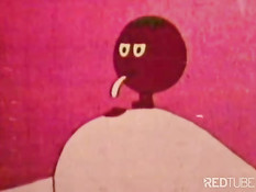 В ретро порно мультфильме киску мастурбируют разными продуктами