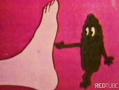 В ретро порно мультфильме киску мастурбируют разными продуктами