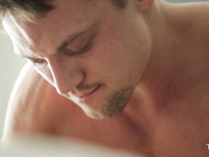 Парень отодрал юную подругу в красивую задницу и полил спермой