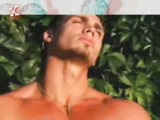 Metro  - Johnny Love