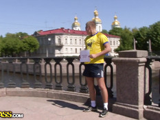 Пацан снял на улице русскую шалаву с косичками и оттрахал дома