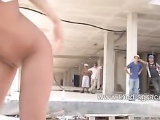 Парни оттрахали на бильярдном столе связанную сисястую шлюшку