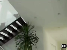 Молодая сисястая девушка August Ames трахается с лысым мужиком