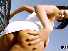 Franceska Jaimes соблазняет мужика большими сиськами и задницей