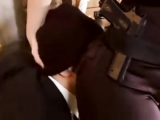 Полицейская Emma Heart занимается групповым сексом с мужиками