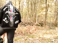 Два парня оттрахали деревенскую французскую девку с хвостиками