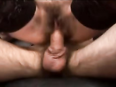 Мамочка Рита раздевает парня и даёт ебать себя в волосатую пизду