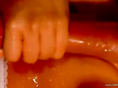 Парень оттрахал под душем порно звезду Asa Akira и кончил в рот