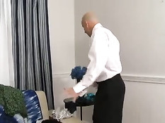 Мужчина засадил член в узкую задницу маленькой шлюхе Amai Liu