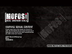 Жгучей брюнетке с татуировками Kira Sinn вставили в задницу член