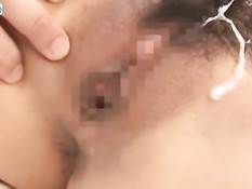 Мужчина сделал массаж и оттрахал у окна азиатскую домохозяйку