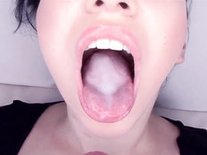 Сборник порно видео семяизвержений в рот девкам крупным планом