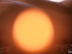 Парень заливает спермой красивую попу романтичной Melody Jordan