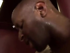 Рабыню выпускают из клетки и трахают в гладко выбритую пизду