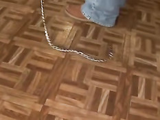 Рабыню выпускают из клетки и трахают в гладко выбритую пизду