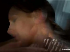 БДСМ секс и двойное проникновение с развратной связанной девкой