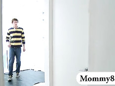 Паренёк оттрахал молодую тёлку Riley Reid и её мачеху Darla Crane