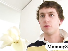 Паренёк оттрахал молодую тёлку Riley Reid и её мачеху Darla Crane