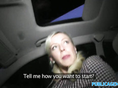 Молодая блондинка за деньги ночью ебётся с парнем в автомобиле