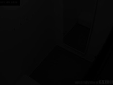 Камера в примерочной кабинке показывает все девичьи прелести