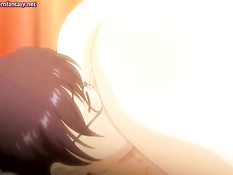 Три молодые хентай девчонки на кровати затрахали одного парня