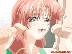 Хентай девчонка с большими сиськами отсасывает сразу два члена