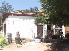 Домохозяйка Jillian Foxxx в гостях трахается сразу с тремя мужиками