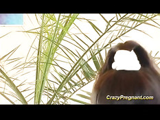 Бородатый мужчина отодрал в киску сисястую беременную женщину