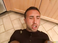 Сисястая негритянка Jada Fire ощутила в себе большой белый член