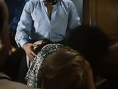 Итальянские свингеры хорошо проводят время на секс вечеринках