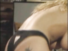 Грудастая немецкая порно актриса Lydia Pirelli ебётся в ретро порно