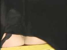 Грудастая немецкая порно актриса Lydia Pirelli ебётся в ретро порно