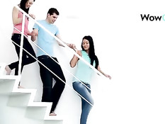 Две возбуждённые молодые цыпочки доставили парню удовольствие