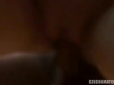 Чешский парень ебёт свою девушку и снимает любительское порно