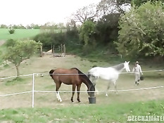 Чешский парень ебёт свою девушку и снимает любительское порно