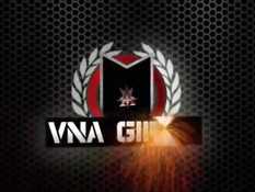 Сиськастая порно звезда Sara Jay мастурбирует и играет с сиськами