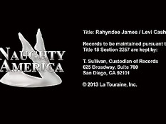 Мужик отодрал на столе грудастую девку в колготках Bonnie Rotten