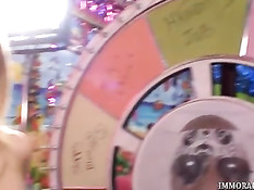 Brynn Tyler дрочит хуй большими сиськами и получает на них сперму