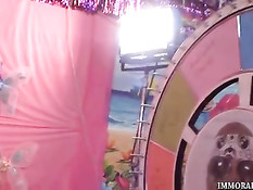 Brynn Tyler дрочит хуй большими сиськами и получает на них сперму