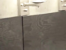 Гей с татуировками в гостинице трахается со своим зрелым приятелем