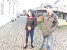 Два парня отъебали на порно кастинге юную европейскую брюнетку