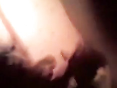 Жена отсасывает член, а мужчина снимает процесс крупным планом