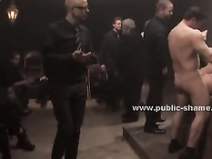 Связанной секс рабыне сделали анальный и вагинальный фистинг