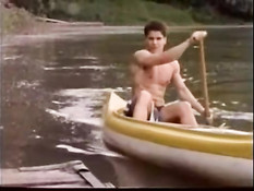 Страстные молодые геи занимались любовью на лодочной станции